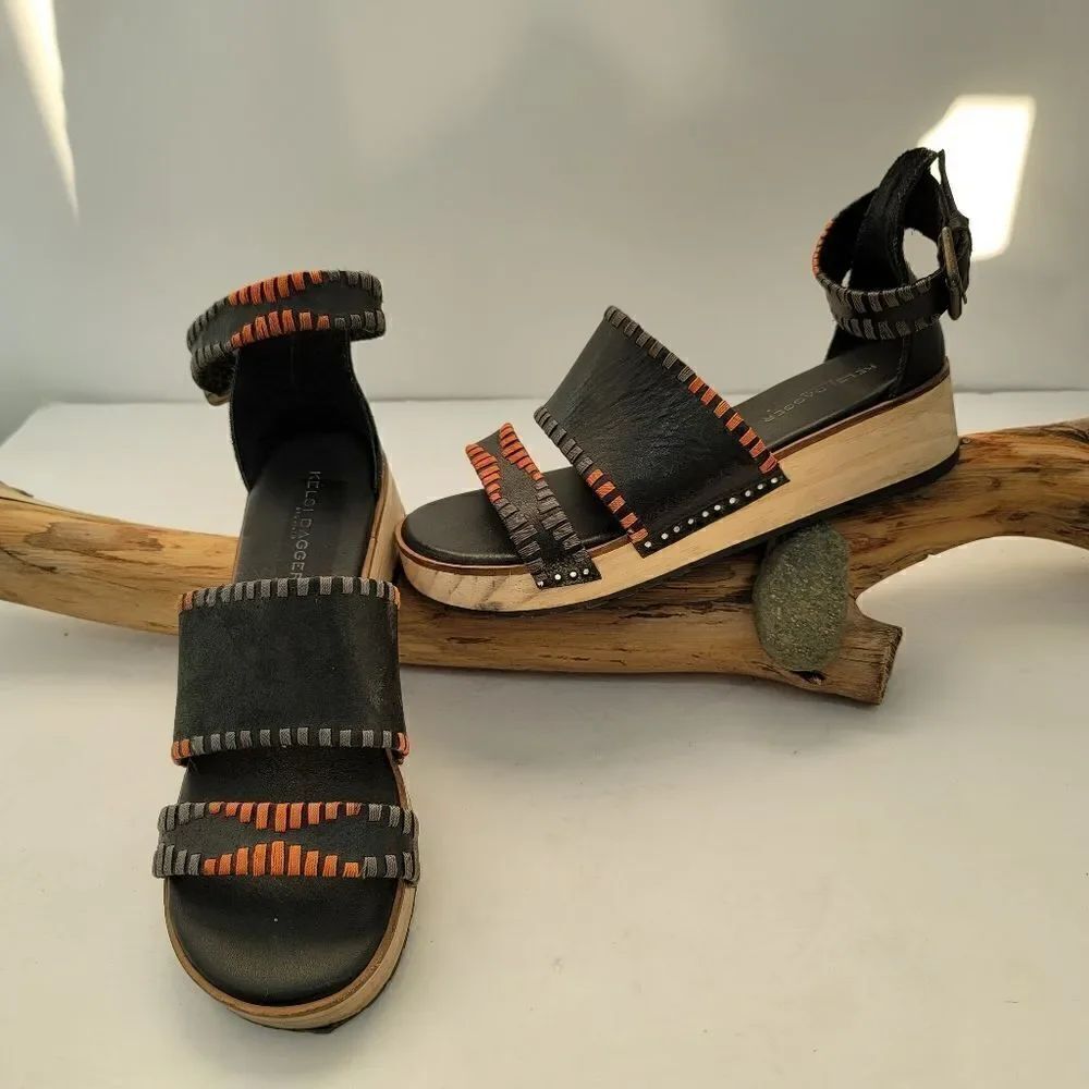 KelsiβDaggerβBrooklynβDeGrawβblackβsandals